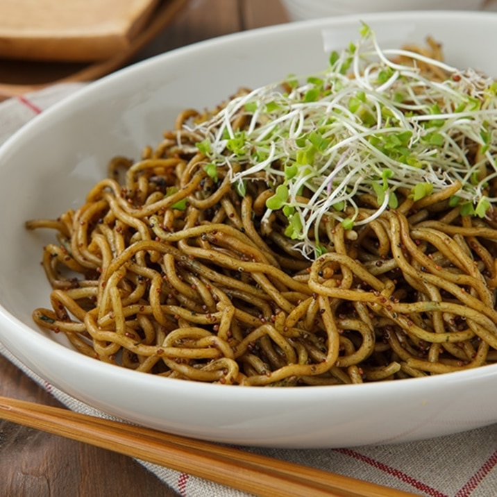 カップ焼きそば×スピルリナ・キヌアミックス